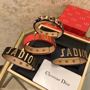 Bầu không khí bình tĩnh của mùa thu và mùa đông cũng là Dior Dior Vòng tay 3 -Molored Dior _ Dior _ Dior _ Brand Super rẻ (lớn nhất )