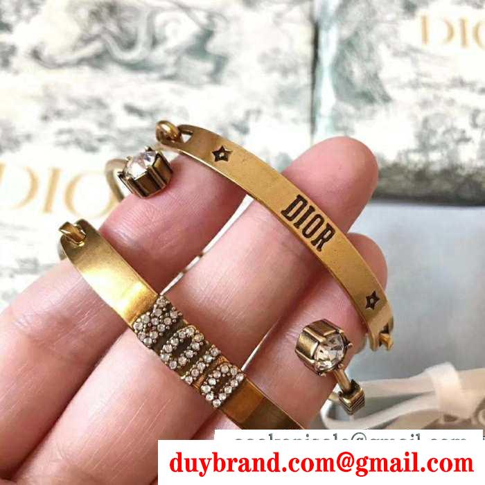 ディオール 簡単に秋冬の雰囲気を演出 dior 落ち着いた秋冬ファッションを楽しむ ブレスレット 普段使いもオフィスもok