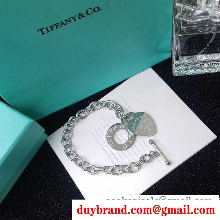 ティファニー 秋冬らしく着こなそう tiffany&co 2019秋冬におしゃれな着こなし ブレスレット冬のコーデも上品なイメージにしてくれる