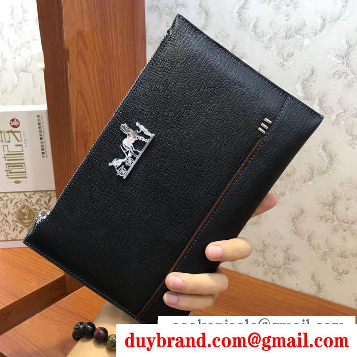 エルメス 冬のコーデも上品なイメージにしてくれる hermes この秋で旬のスタイルを楽しむ ポーチ 秋冬のコーデの強い味方