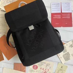 Thời trang mùa thu / mùa đông của Louis Vuitton với một loạt các ba lô Louis Vuitton vào mùa thu / mùa đông Trent Louis Vuitton Louis Vuitton_ Thương hiệu giá rẻ 