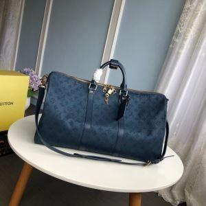 Louis Vuitton dễ sử dụng trong Louis Vuitton Autumn Corde Một chiếc vali chơi với nhiều tọa độ mùa thu và mùa đông _ Louis Vuitton Louis Vuitton_ Thương hiệu giá rẻ (lớn nhất )