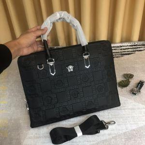 Túi xách mùa này đầy thời trang mùa đông Corde Versace hợp thời trang và khả năng tương thích tuyệt vời Versace Tôi muốn phù hợp với thời trang mùa thu / mùa đông _ Versace Versace_ Thương hiệu giá rẻ 