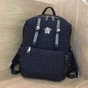 Versace kích thích tâm trạng mùa đông ba lô. Dễ dàng di chuyển và dễ dàng phong cách Versace Corde _ Versace Versace_ Thương hiệu giá rẻ 