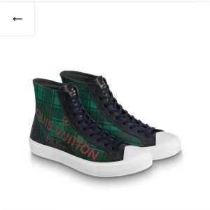 Louis Vuitton High Shoes cảm nhận phong cách phong cách trong một bầu không khí mùa thu / mùa đông bình tĩnh Louis Vuitton thời trang mùa đông Chiều rộng _ Louis Vuitton Louis Vuitton_ Thương hiệu giá rẻ 