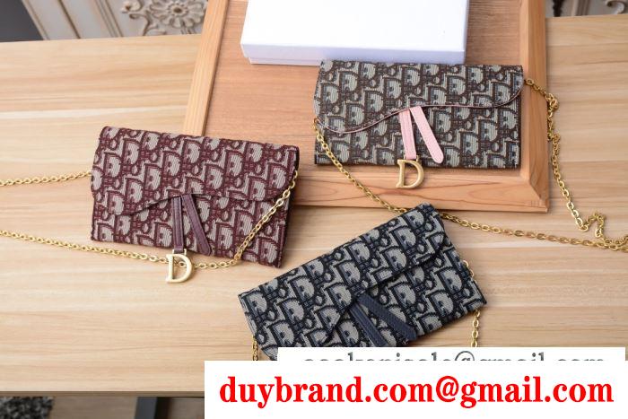 3色可選 冬のお洒落を楽しむ ディオール dior2019秋冬におしゃれな着こなし 財布/ウォレット 冬のコーデも上品なイメージにしてくれる