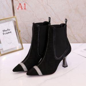 Giày da được chỉ đạo A Fendi Fendi Fendi Fendi Vào mùa đông, bạn có thể mặc một phong cách cảm thấy mùa thu và mùa đông trong bầu không khí mùa thu / mùa đông bình tĩnh _ Fendi Fendi