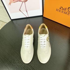 Xu hướng mùa thu và mùa đông năm nay nhận thức được Hermes Hermes đã hoàn thành vào mùa thu và mùa đông chạy ra khỏi đôi giày chạy mùa thu và mùa đông dễ dàng tải lên cảm giác theo mùa của mùa thu và mùa đông
