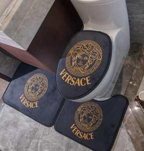 Versace Versace Spring / Summer 2019 Thảm thảm phổ biến ngay cả trong mùa đông lạnh lẽo