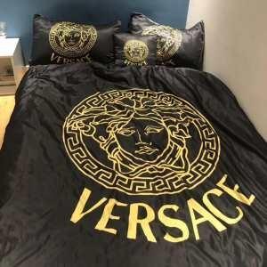 Dễ dàng rửa vật phẩm Versace -...