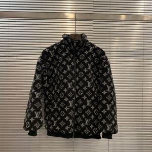 Áo khoác xuống hoàn hảo để rơi ra Louis Vuitton Louis Vuitton