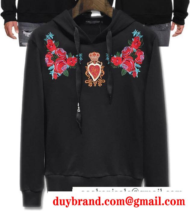 秋冬にぴったりトレンドな着こなし  パーカー Dolce&Gabbana ドルチェ＆ガッバーナ 今シーズンもトレンド感溢れたコーデ