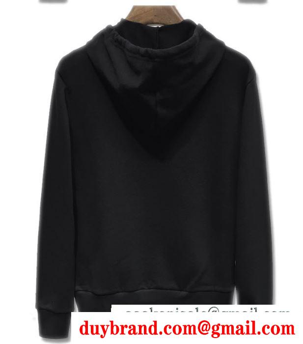 秋冬にぴったりトレンドな着こなし  パーカー Dolce&Gabbana ドルチェ＆ガッバーナ 今シーズンもトレンド感溢れたコーデ
