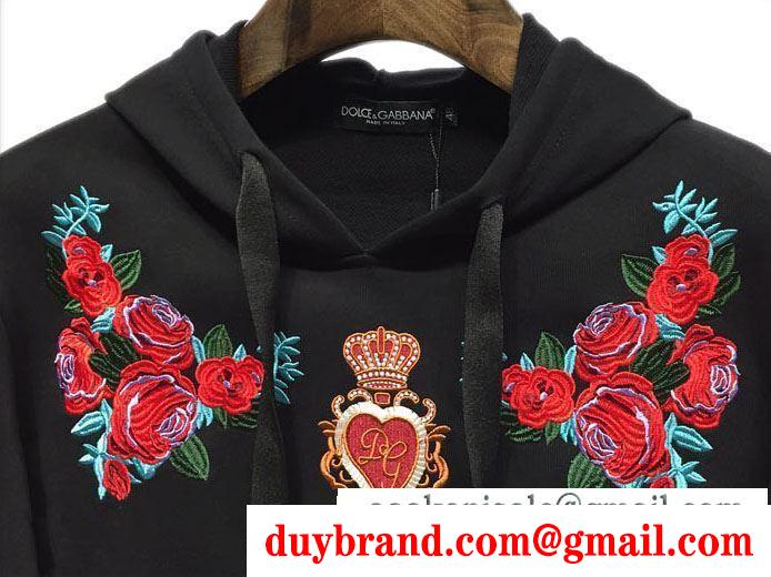 秋冬にぴったりトレンドな着こなし  パーカー Dolce&Gabbana ドルチェ＆ガッバーナ 今シーズンもトレンド感溢れたコーデ