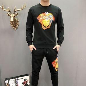 Vào giữa mùa đông, bộ trên cùng và dưới cùng nóng nhất Versace Mùa thu / mùa đông Trent Versace, Mùa thu / Mùa đông 2019 Xu hướng mới nhất _ Versace Versace_ Thương hiệu giá rẻ 