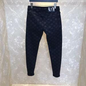 Quần jean hoàn hảo cho mùa hiện tại. Versace Versace Versace Versace