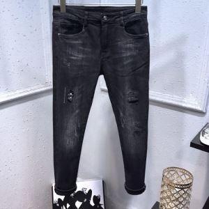 Versace Versace Thanh lịch hoàn hảo cho một bộ trang phục mới mẻ. Quần jean, một và duy nhất hấp dẫn _ Versace Versace_ Thương hiệu giá rẻ 