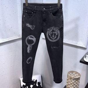 Tọa độ mùa xuân / mùa hè ấn tượng với quần jean Versace Thử thách Corde với nhiều phòng Versace_ Versace Versace_ Thương hiệu giá rẻ 