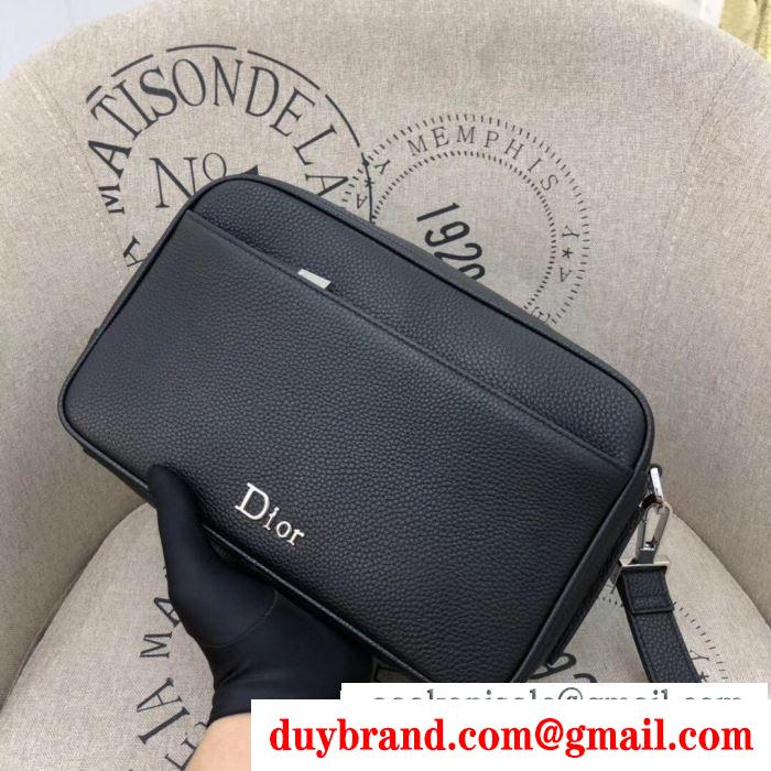 おしゃれの「主役」になる ディオール dior コーデに季節感をプラス ポーチ 2020年春夏の必需品