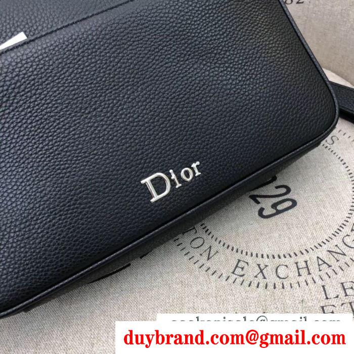 おしゃれの「主役」になる ディオール dior コーデに季節感をプラス ポーチ 2020年春夏の必需品