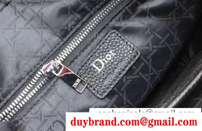 ラフさとおしゃれを両立 ミニバッグ 春夏トレンドの取り入れる ディオール dior 大人コーデで活用