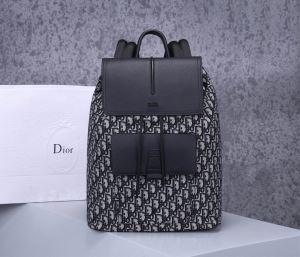 Trang phục hàng ngày của Lucpce là xu hướng vào tọa độ độc đáo của Dior Spring / Mùa hè _ Dior Dior_ Thương hiệu giá rẻ (Lớp lớn nhất của )