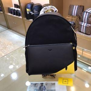 Dior Daily Dior Dought Beautiful Silhouette tận dụng tối đa sự quyến rũ của ba lô _fendi fendi_ Thương hiệu giá rẻ 
