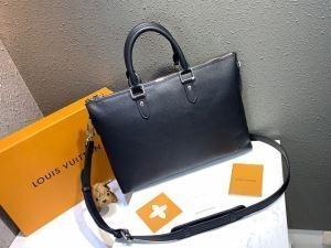 Louis Vuitton Louis Vuitton Bag Bag Spring / Summer / Summer / Summer trong bộ trang phục mới mẻ