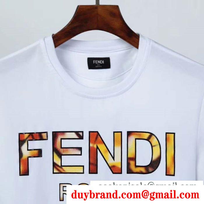 身軽なアクティブコーデ  フェンディ2色可選  FENDI軽やかな印象に着こなす 半袖Tシャツ実用性も意識