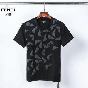 Tận hưởng mùa xuân và mùa hè. Phong cách t -Shirt ngắn hạn cũng là một khao khát cho 2 lựa chọn màu Fendi Fendi 20ss