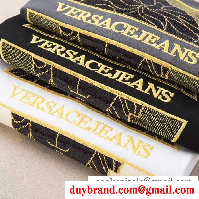 半袖Tシャツ 3色可選  軽やかにコーデを楽しむ ヴェルサーチ VERSACE 人の心をくすぐる柄が素敵
