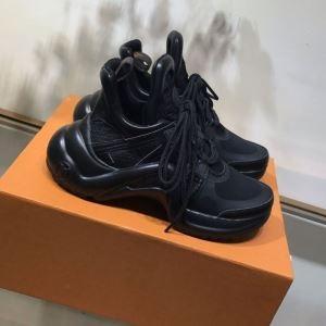 Louis Vuitton Lightness Lightness Louis Vuitton Sneakers để trở thành "vai trò hàng đầu" của thời trang "Louis Vuitton_ Brand lớn nhất)