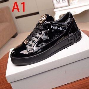 Versace 3 Lựa chọn màu sắc giống nhau trong các chức năng của Sneakers Versace Instant và sự xuất hiện là Wonderful_ Versace Versace_ Thương hiệu giá rẻ 