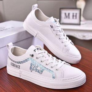 Giày thể thao hoàn hảo cho mùa này Versace Versace Versace hoàn hảo để mặc vào mùa xuân và mùa hè _ Versace Versace_ Thương hiệu giá rẻ 