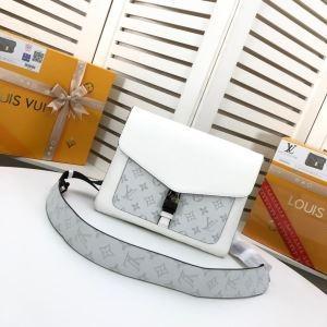Lightness thời trang Louis Vuitton Louis Vuitton Nó trở thành một "vai trò hàng đầu" thời trang cộng với cảm giác theo mùa _ Louis Vuitton Louis Vuitton_ Thương hiệu giá rẻ 