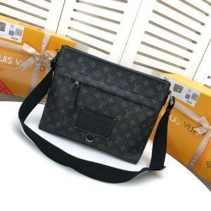 Louis Vuitton_ Louis Vuitton_ ...