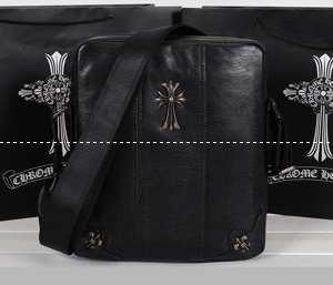Những người đàn ông nổi tiếng Chrome Hearts Chrome Heart
