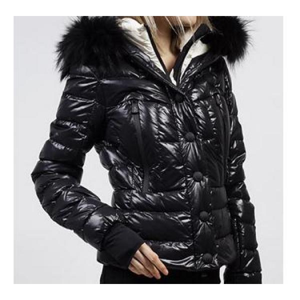 Áo khoác Slim Moncler xuống!