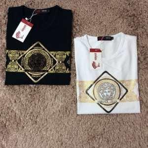 Sự thoải mái nổi bật Versace t...