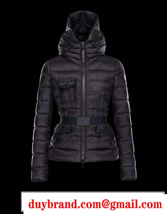 高級感ある　秋冬 moncler モンクレール 満点　光沢感がありアクセント抜群のダウンジャケット