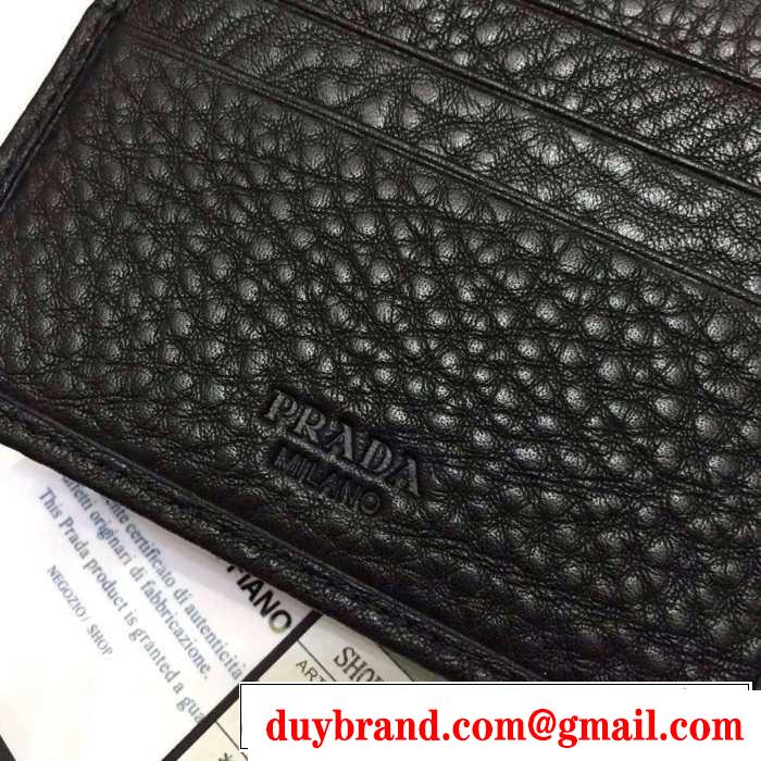 収納力抜群のアイテム 秋冬 prada プラダ 上質な 短財布