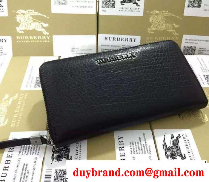 上品で幅広い　 burberry バーバリー 使い勝手も良いアイテム　 ビジネスケース 財布