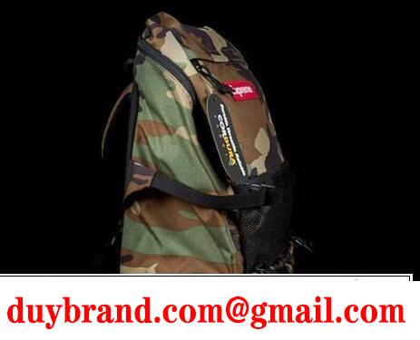 完売品　Supreme 15FW Contour Backpack 　コンツアー バックパック 個性的なデザイン　ウッドランドカモ.