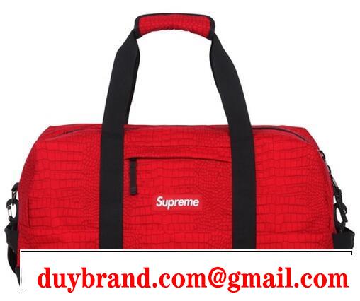 収納力の高いシュプリーム　CROC DUFFLE BAG RED クロックダッフルバッグ　　便利性あるバッグレッド.