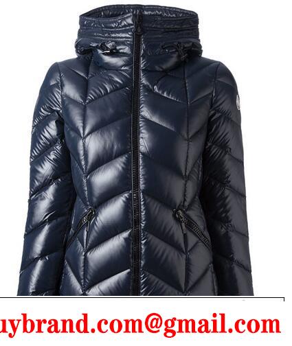 シンプルなデザイン　MONCLER モンクレール　快適に ダウンコート.