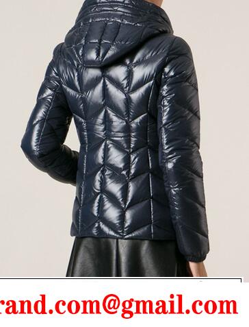 シンプルなデザイン　MONCLER モンクレール　快適に ダウンコート.