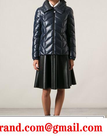 シンプルなデザイン　MONCLER モンクレール　快適に ダウンコート.