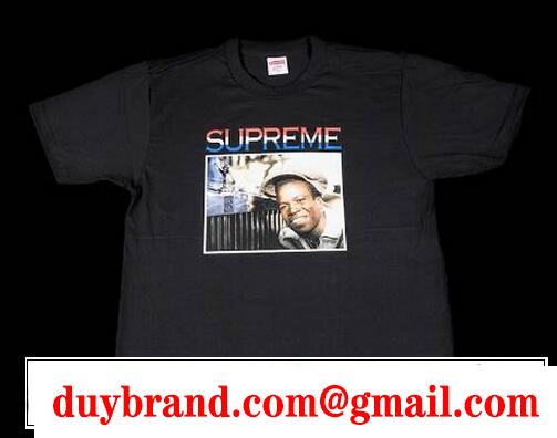 大人カジュアルな一品　シュプリーム バーリントン・リーヴィ イングリッシュメン　躍動感あるTシャツブラック.