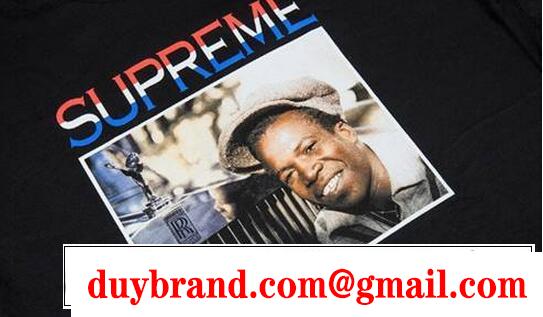 大人カジュアルな一品　シュプリーム バーリントン・リーヴィ イングリッシュメン　躍動感あるTシャツブラック.
