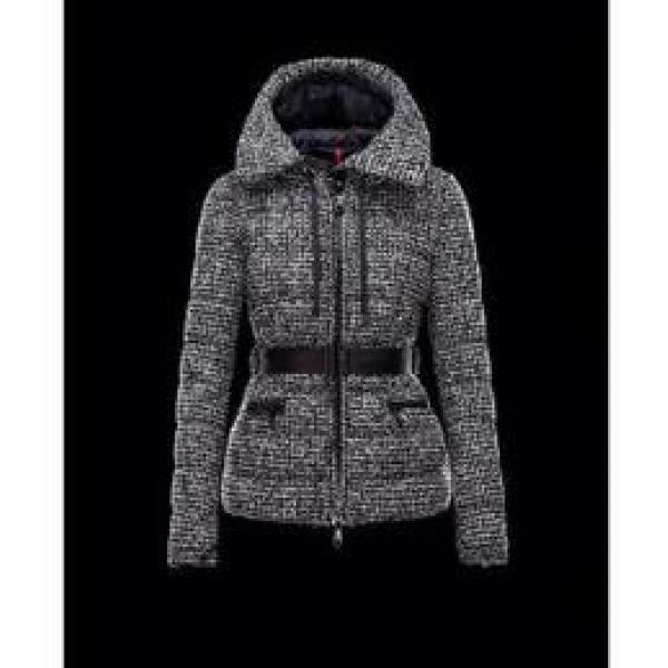 Một chiếc áo khoác phụ nữ giá rẻ đáng chú ý rất đáng chú ý _ áo khoác nữ _ moncler đặc biệt